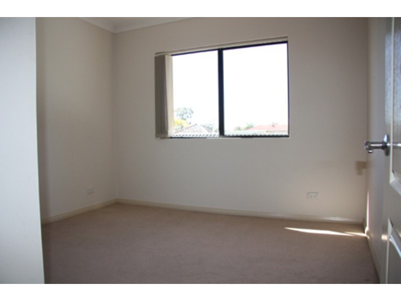 4 Marina Crescent, Greenacre NSW 2190