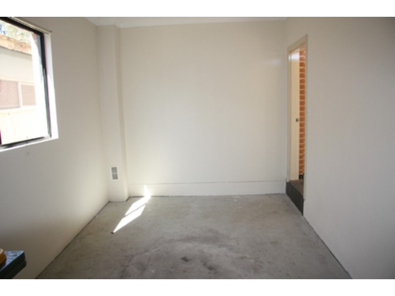 4 Marina Crescent, Greenacre NSW 2190