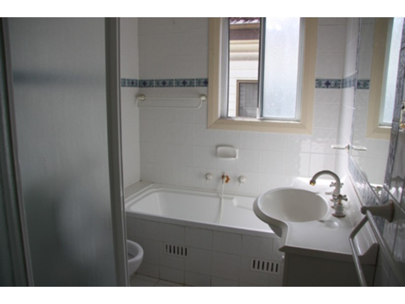 6 Linden Avenue, Punchbowl NSW 2196