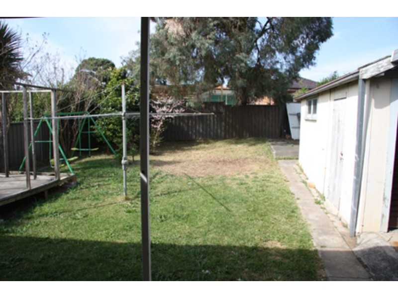 6 Linden Avenue, Punchbowl NSW 2196