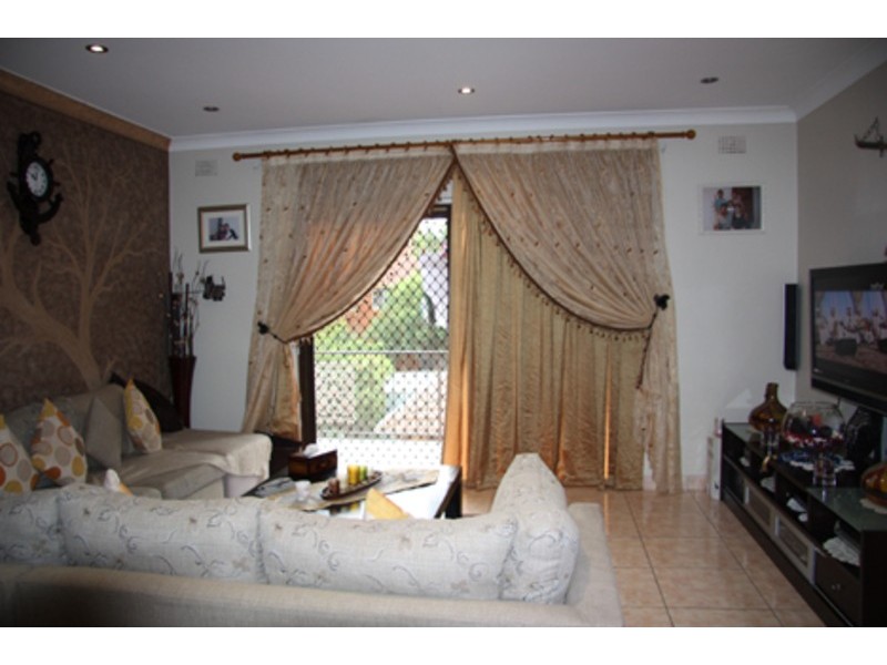 4/129 Victoria Road, Punchbowl NSW 2196