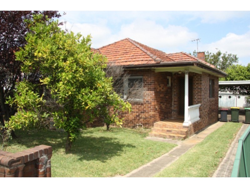 3 Blenman Avenue, Punchbowl NSW 2196