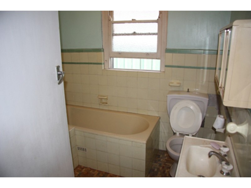 3 Blenman Avenue, Punchbowl NSW 2196