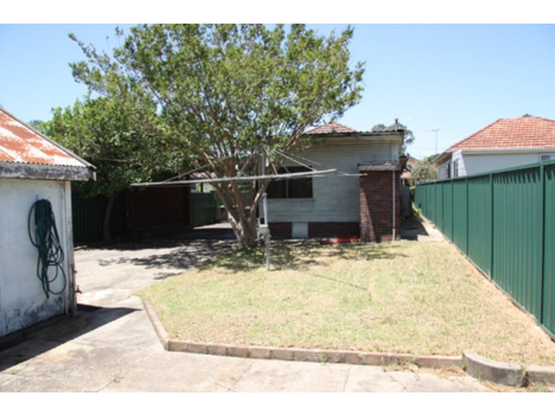 3 Blenman Avenue, Punchbowl NSW 2196