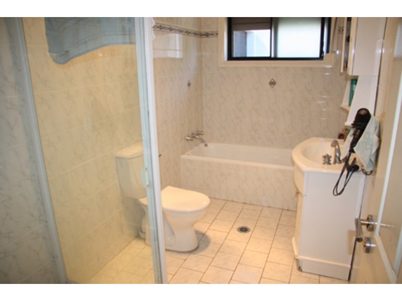 2/22 Gowrie Avenue, Punchbowl NSW 2196