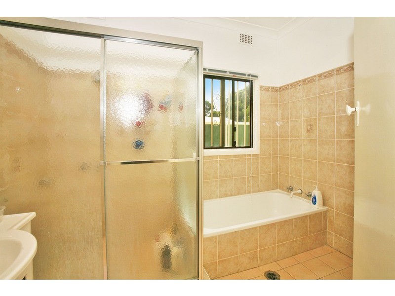 52 Gowrie Avenue, Punchbowl NSW 2196