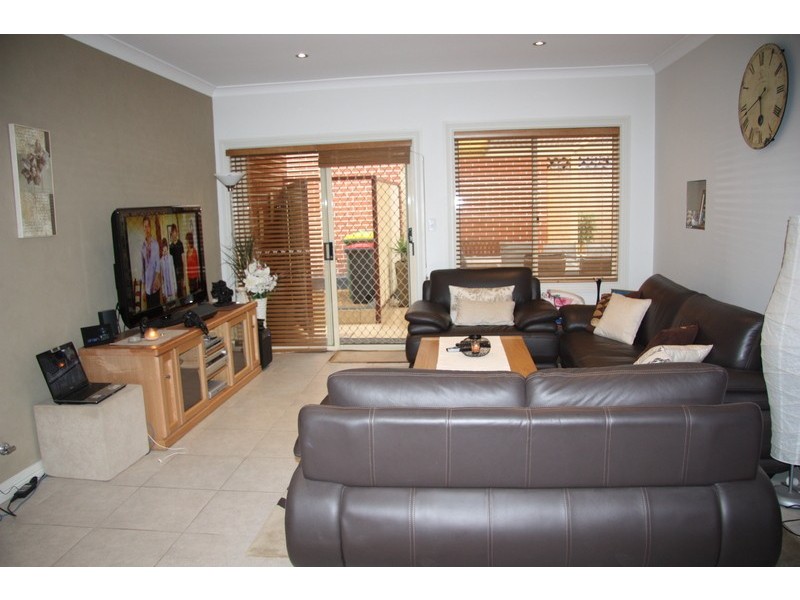 2/50 The Avenue, Yagoona NSW 2199