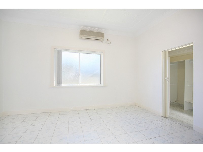 297 Noble Avenue, Greenacre NSW 2190