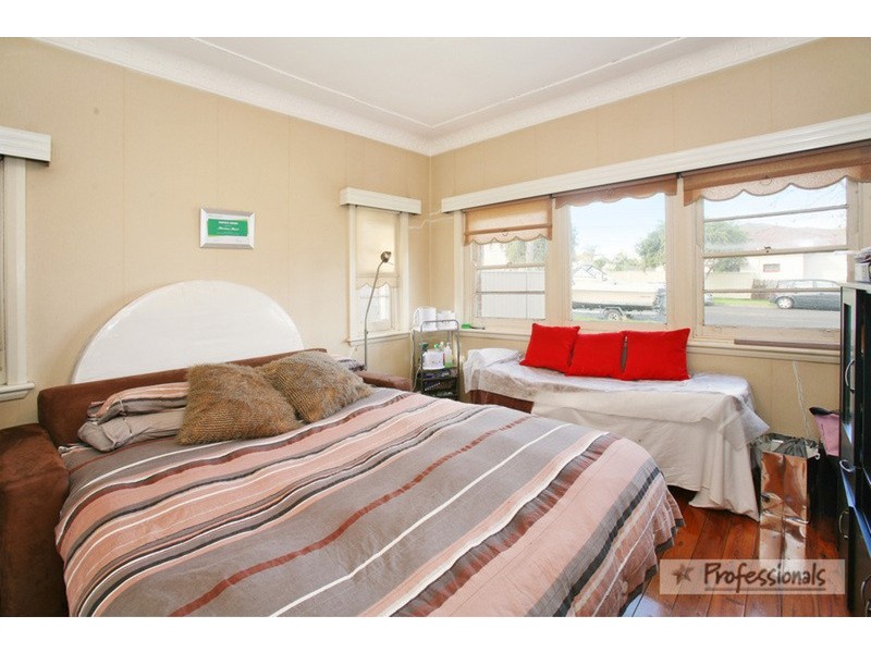 5 Farnham Avenue, Roselands NSW 2196