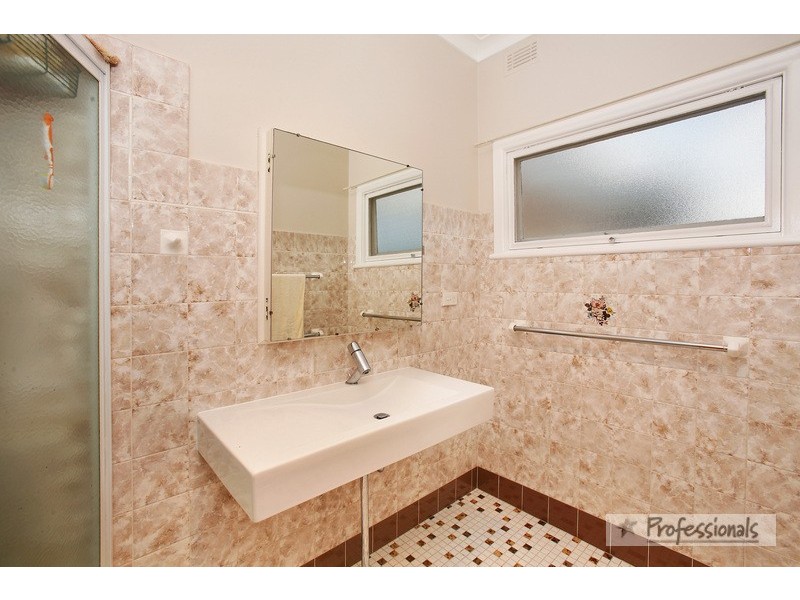 5 Farnham Avenue, Roselands NSW 2196