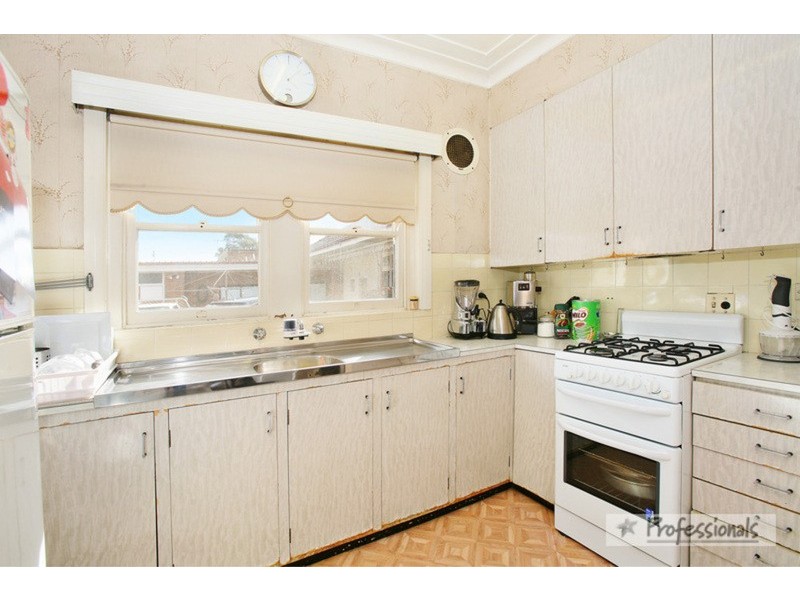 5 Farnham Avenue, Roselands NSW 2196