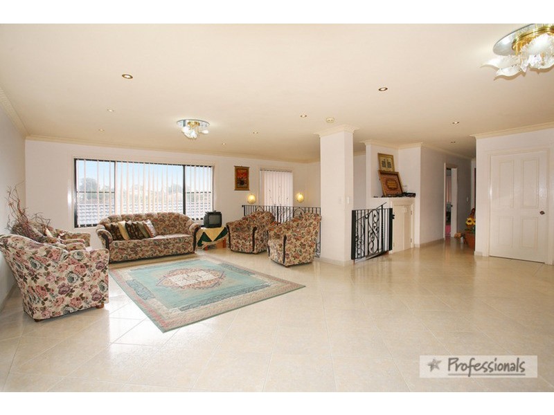 40 Mimosa Road, Greenacre NSW 2190