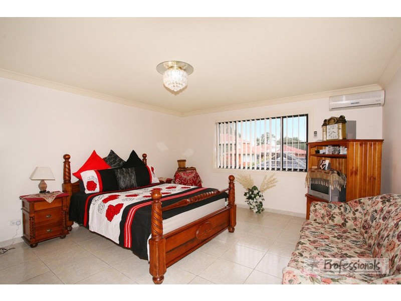 40 Mimosa Road, Greenacre NSW 2190