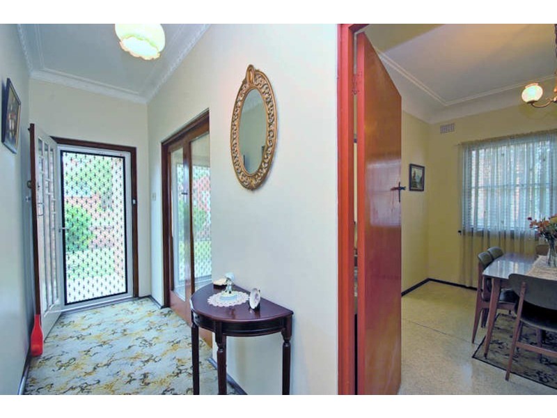 30 Warren Parade, Punchbowl NSW 2196