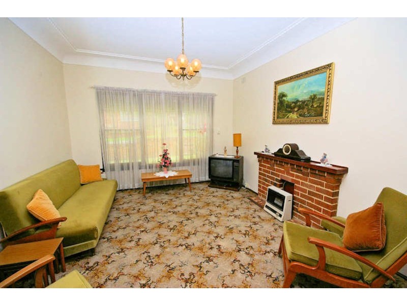 30 Warren Parade, Punchbowl NSW 2196