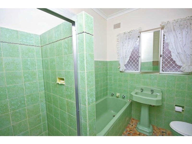 30 Warren Parade, Punchbowl NSW 2196