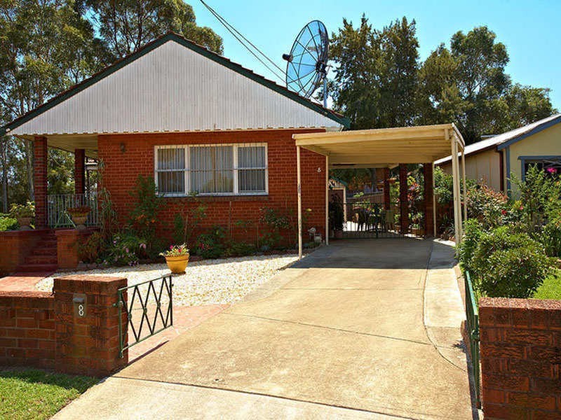 8 Boxley Crescent, Bankstown NSW 2200