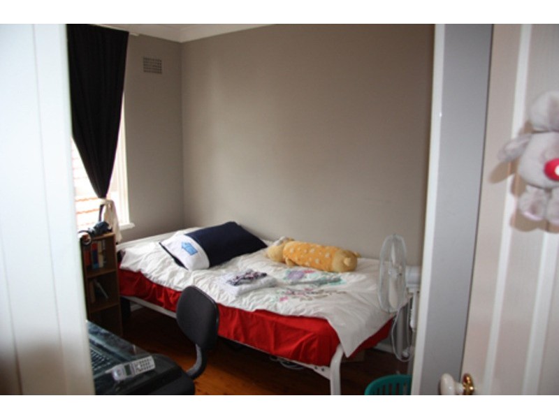 2/25 Blenman Avenue, Punchbowl NSW 2196