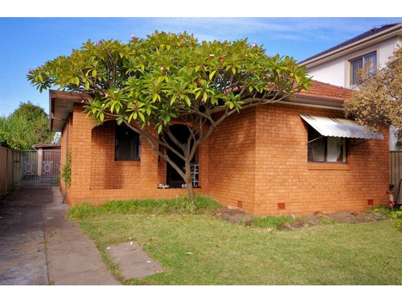 10 Bramhall Avenue, Punchbowl NSW 2196