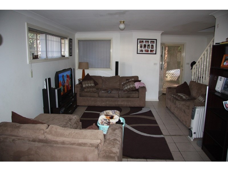 4/1a Boardman Avenue, Yagoona NSW 2199