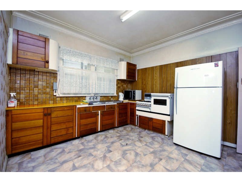 10 Linden Avenue, Punchbowl NSW 2196