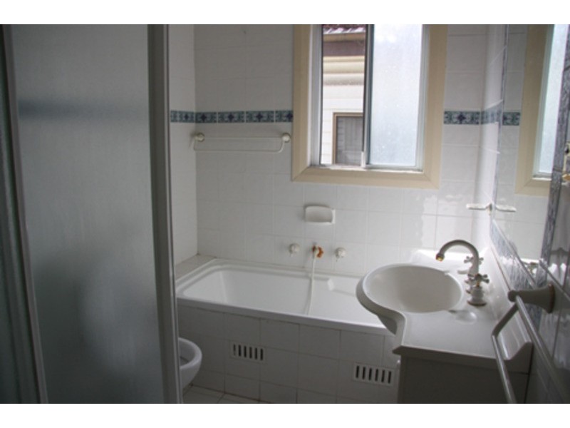 6 LINDEN  Avenue, Punchbowl NSW 2196