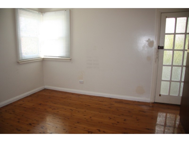 6 LINDEN  Avenue, Punchbowl NSW 2196