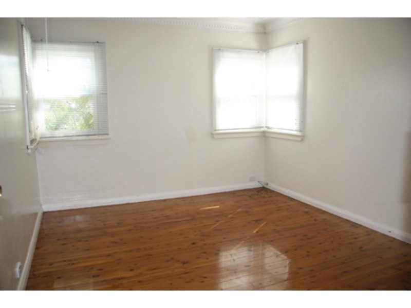 6 LINDEN  Avenue, Punchbowl NSW 2196