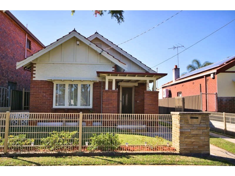 60 GOWRIE  Avenue, Punchbowl NSW 2196