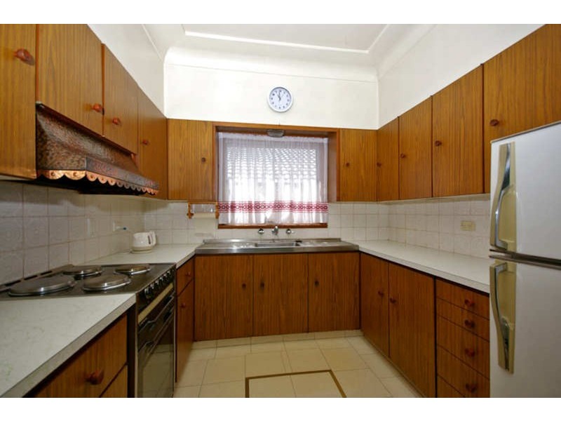 33 PAYTEN  Avenue, Roselands NSW 2196