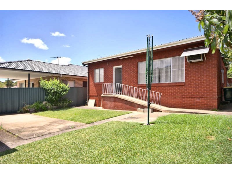 33 PAYTEN  Avenue, Roselands NSW 2196