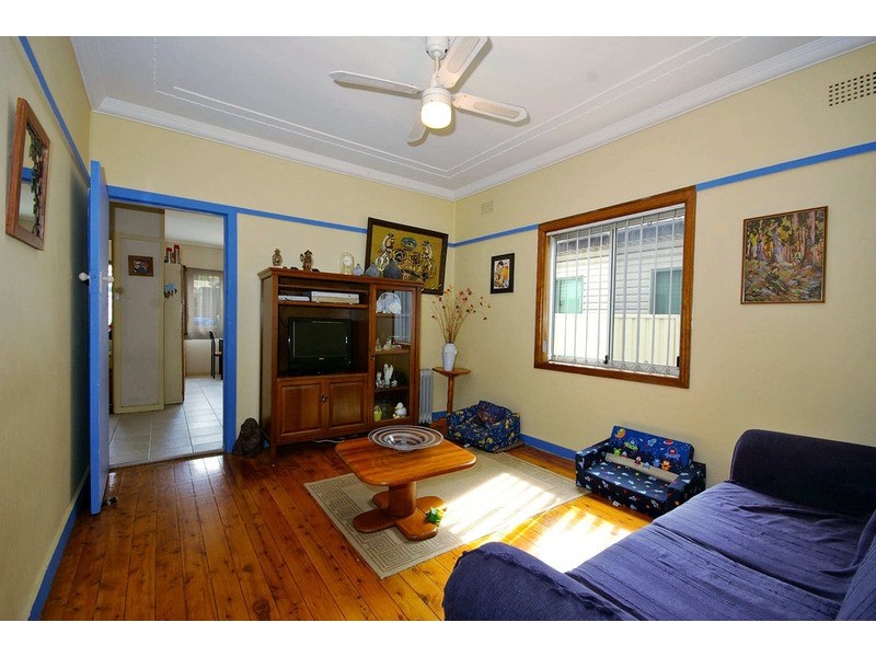 5 Parkland Avenue, Punchbowl NSW 2196