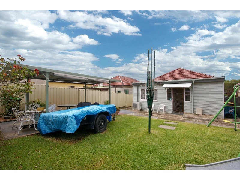 5 Parkland Avenue, Punchbowl NSW 2196