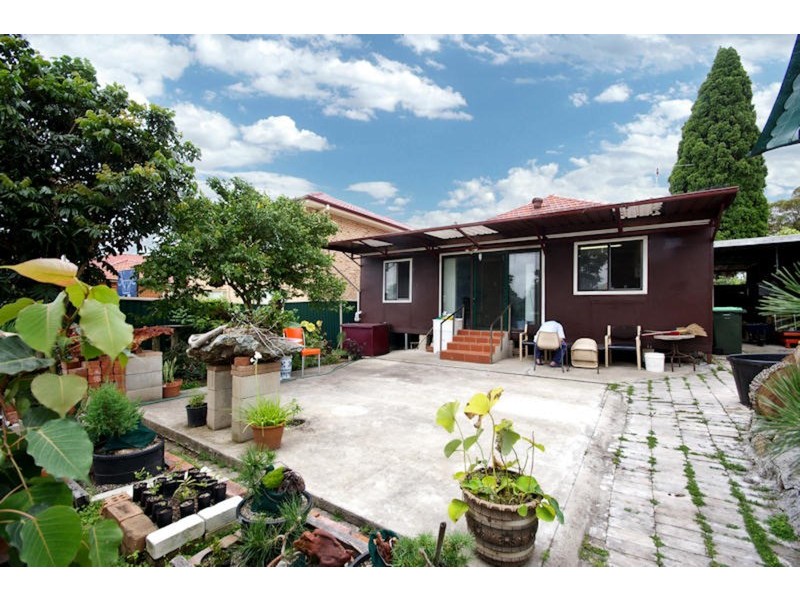 4 NOCKOLDS  Avenue, Punchbowl NSW 2196