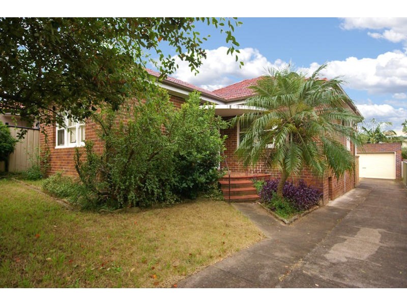 16 WARREN Parade, Punchbowl NSW 2196