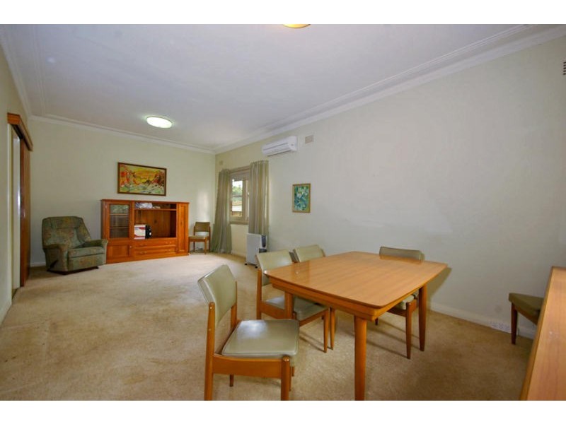 16 WARREN Parade, Punchbowl NSW 2196