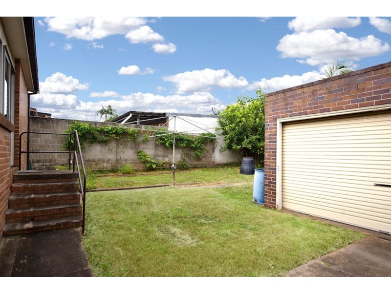 16 WARREN Parade, Punchbowl NSW 2196