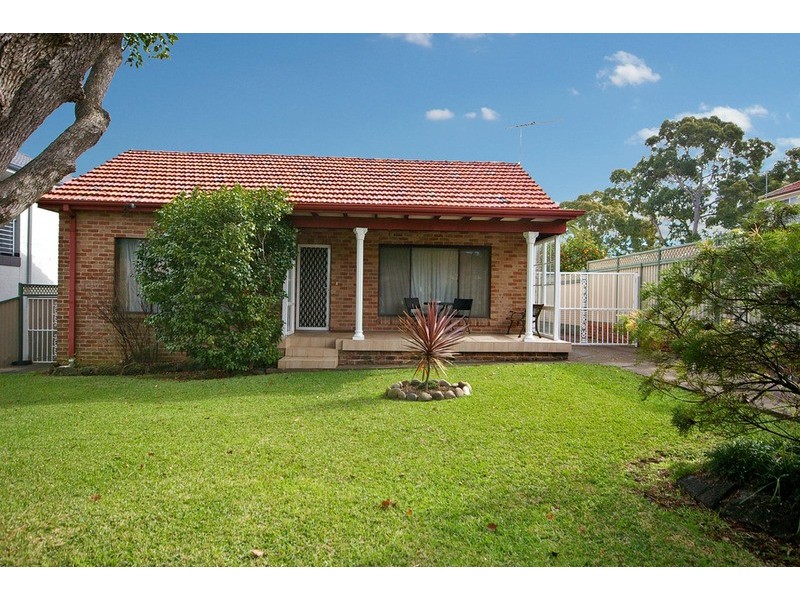 1 HARGRAVES Avenue, Punchbowl NSW 2196