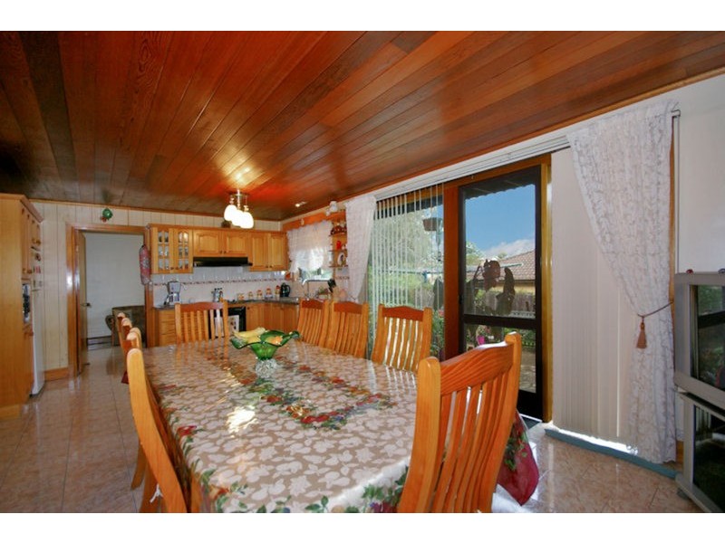 9 ROBIN Place, Roselands NSW 2196