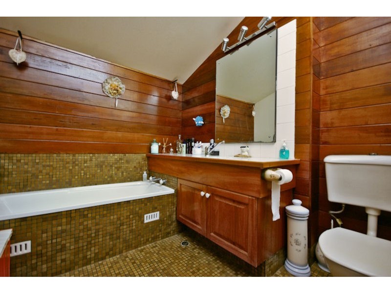 9 ROBIN Place, Roselands NSW 2196