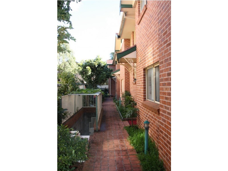 2/39 rosemont  Street, Punchbowl NSW 2196