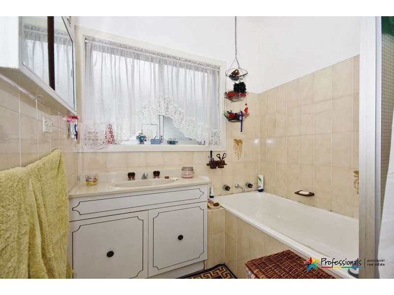 31 BONDS  Road, Punchbowl NSW 2196