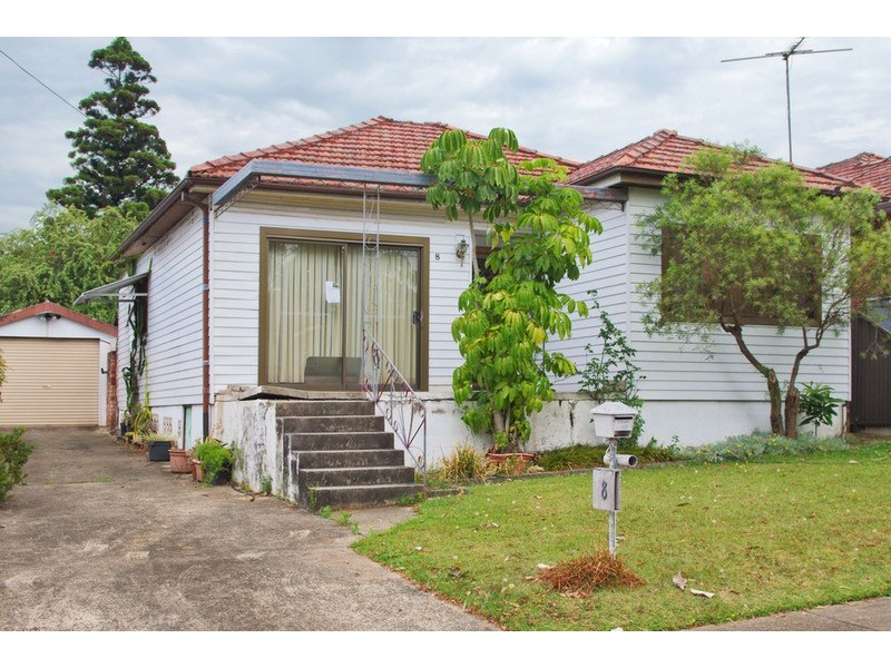 8 HILTON  Avenue, Roselands NSW 2196