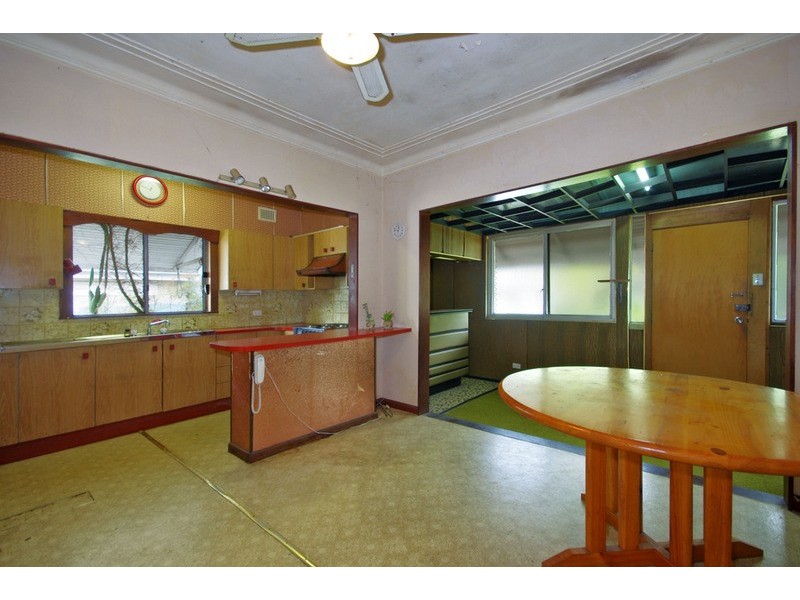 8 HILTON  Avenue, Roselands NSW 2196