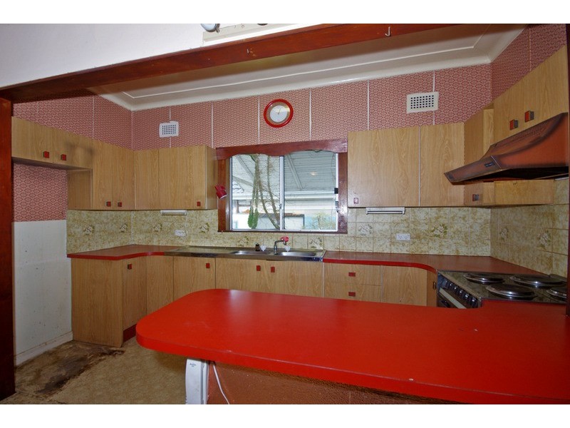 8 HILTON  Avenue, Roselands NSW 2196