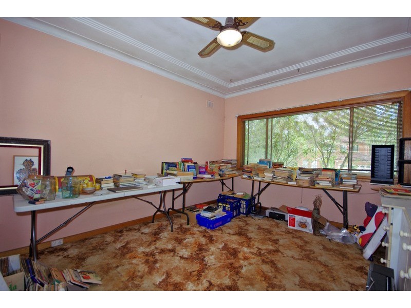 8 HILTON  Avenue, Roselands NSW 2196