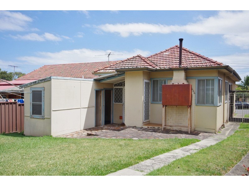 82 ROSSMORE Avenue, Punchbowl NSW 2196