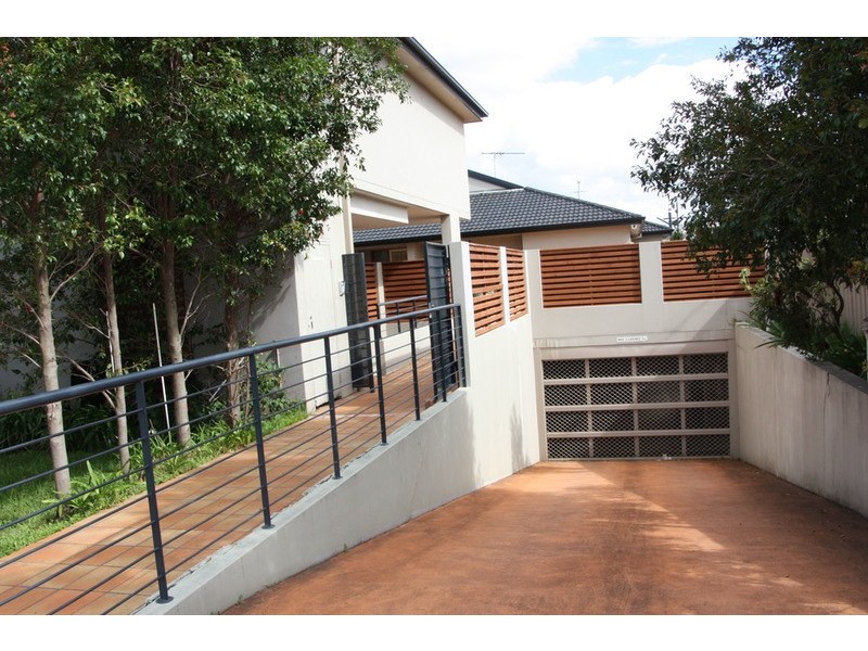 2/7 FARNHAM  Avenue, Roselands NSW 2196