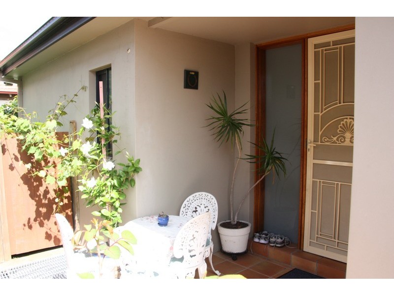 2/7 FARNHAM  Avenue, Roselands NSW 2196