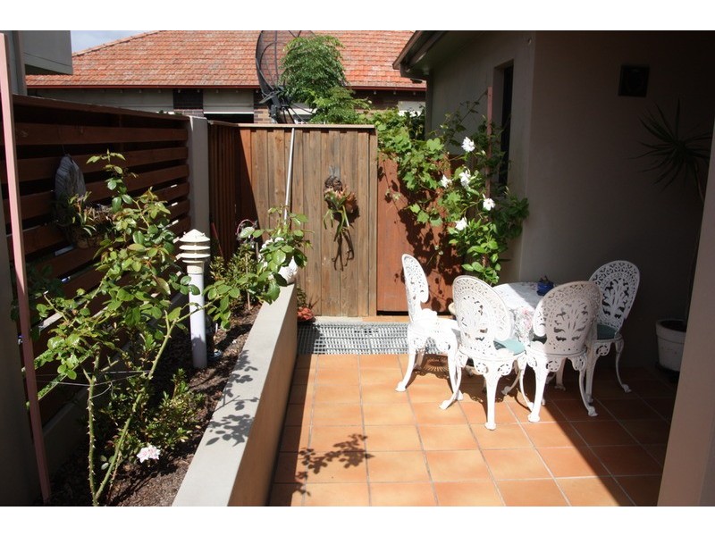 2/7 FARNHAM  Avenue, Roselands NSW 2196